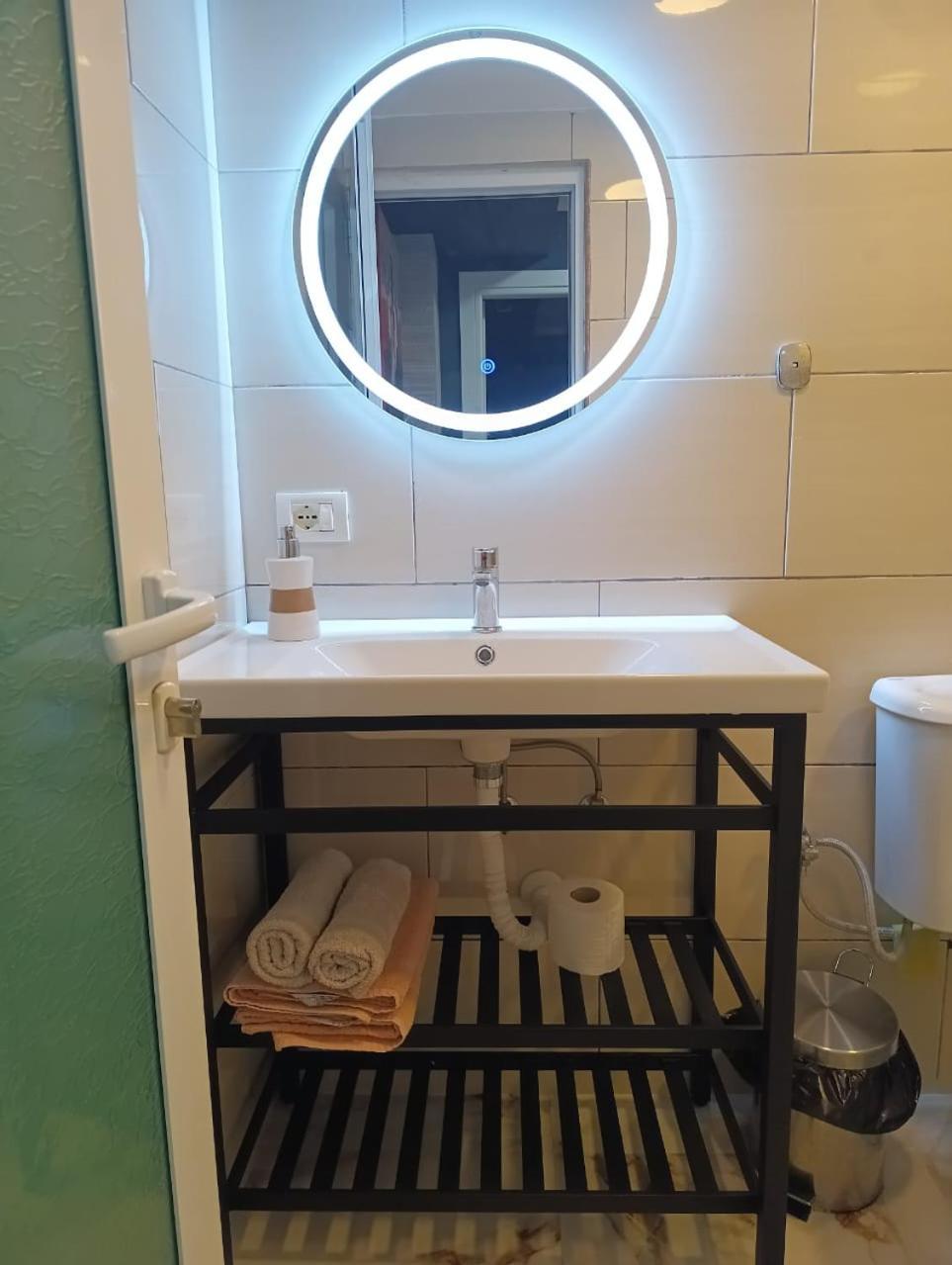 Genta Apartment "21 Dhjetori" Тирана Экстерьер фото